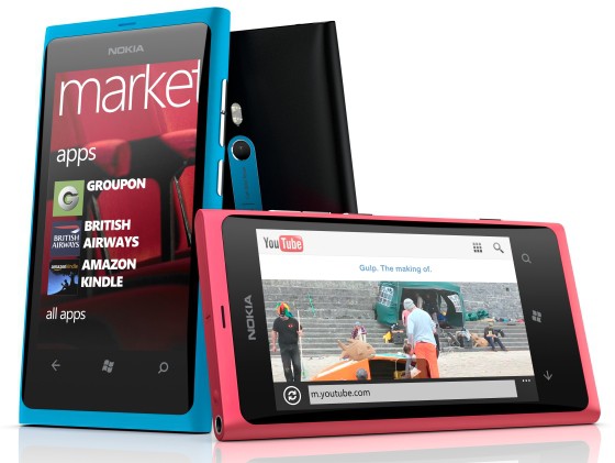 Nokia Lumia 800 появится в продаже уже в этот четверг фото