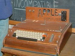 Действующий компьютер Apple 1 продан за рекордные 374,5 тыс. долл.