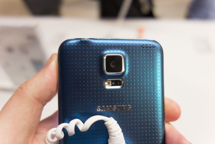 MWC 2014. Фотоотчет о новинках Samsung: Galaxy S5, Galaxy Gear 2 и аксессуары 