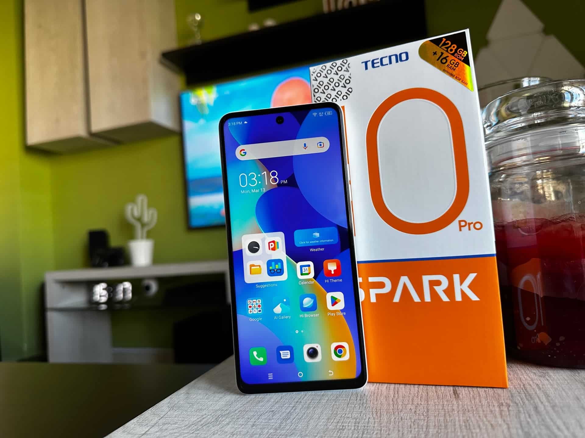 Обзор Tecno Spark 10 Pro: чемпион селфи возвращается фото