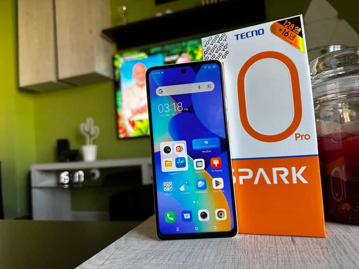 Обзор Tecno Spark 10 Pro: чемпион селфи возвращается фото