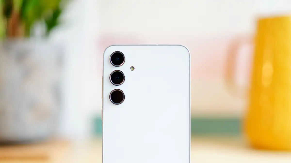 Pixel 8a-Galaxy A55