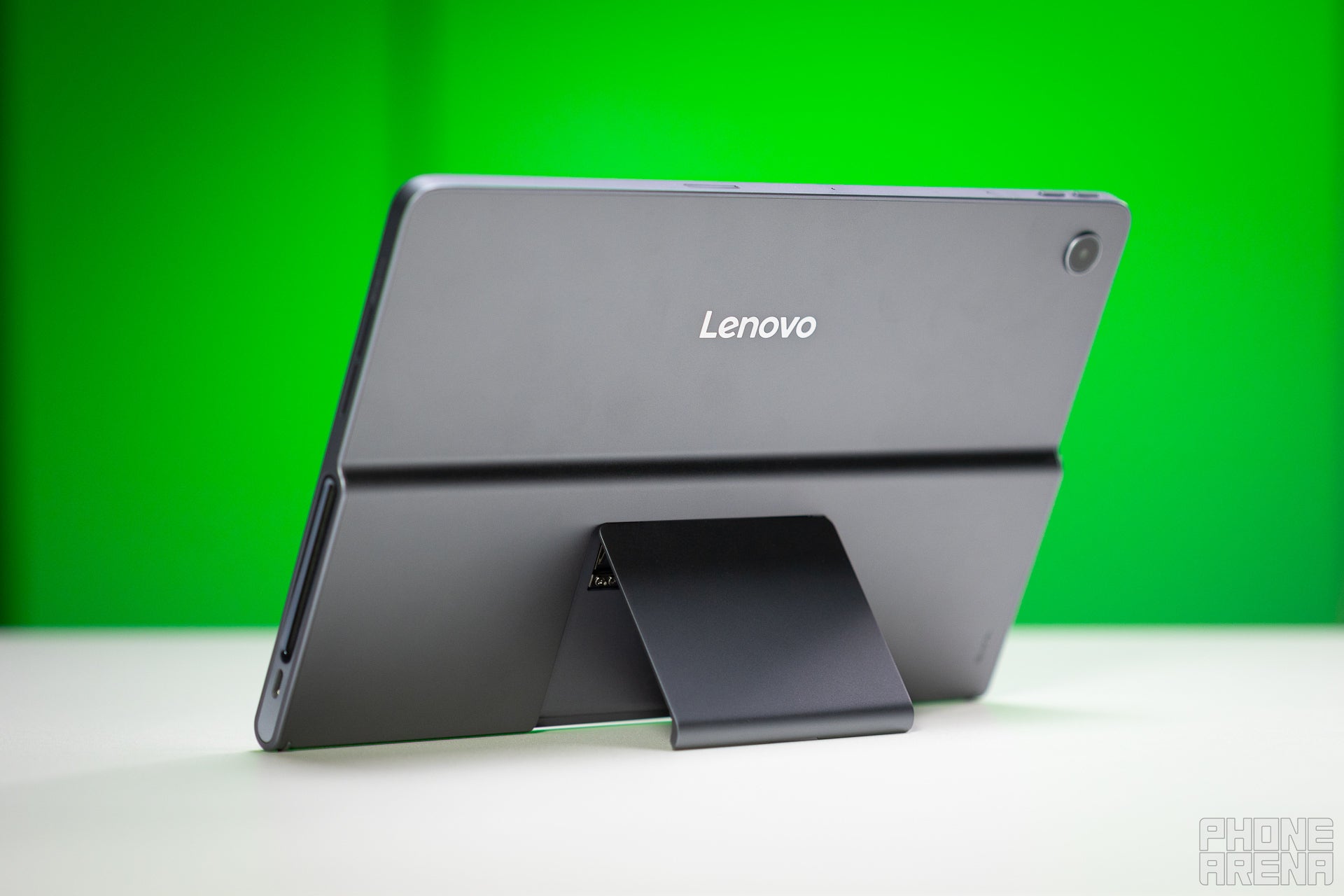 Обзор Lenovo Tab Plus