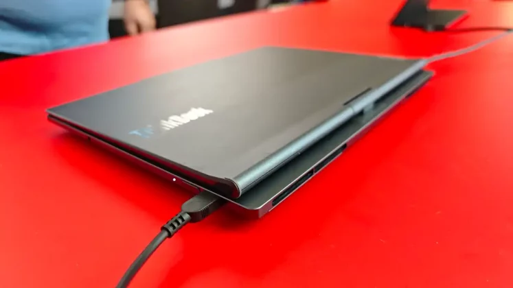 Lenovo AutoTwist AI