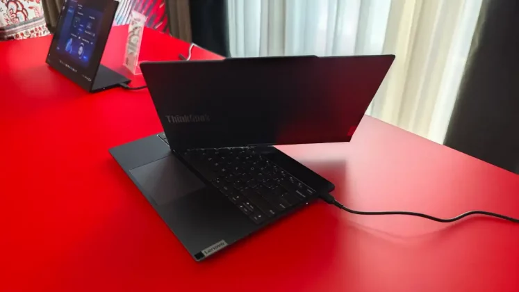 Lenovo AutoTwist AI