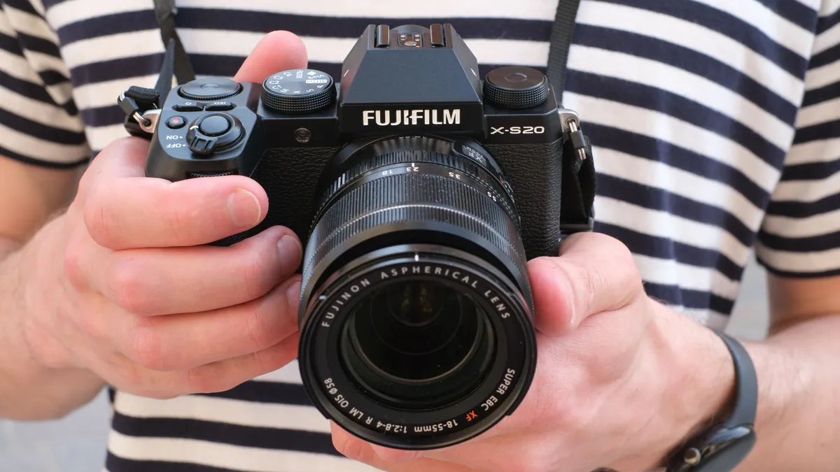 Fujifilm X-S20