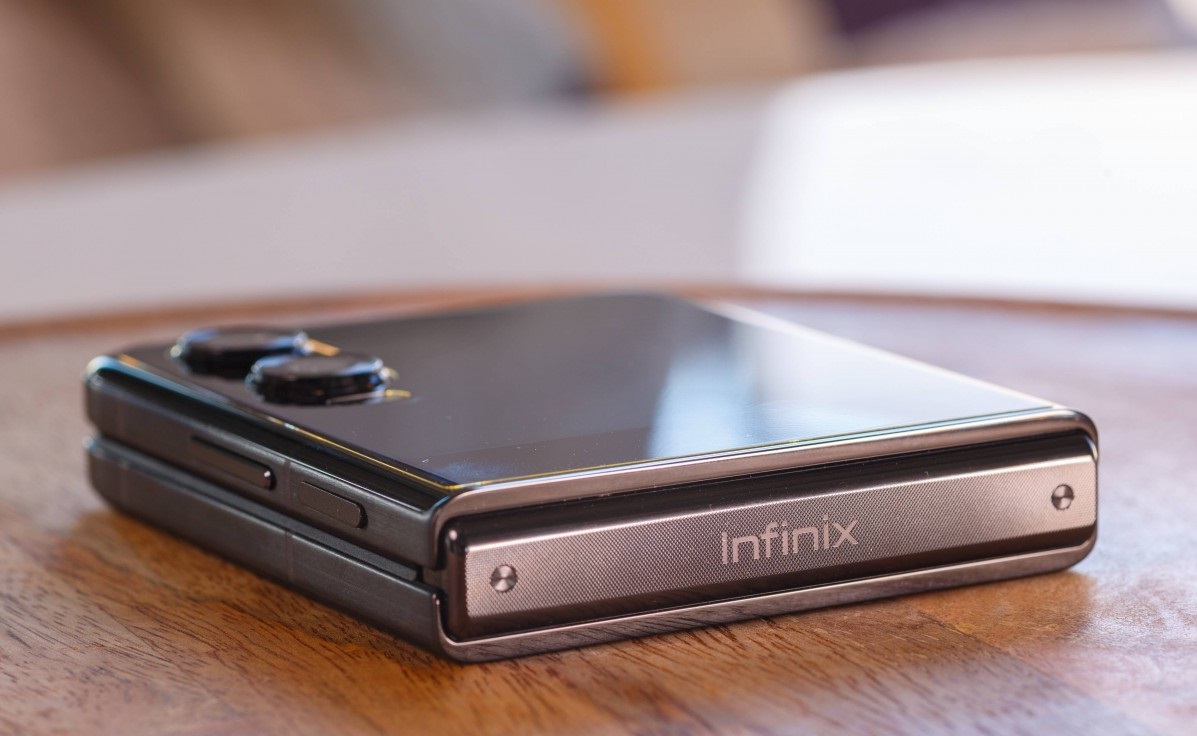 Infinix Zero Flip