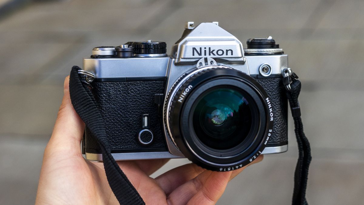 Nikon FE