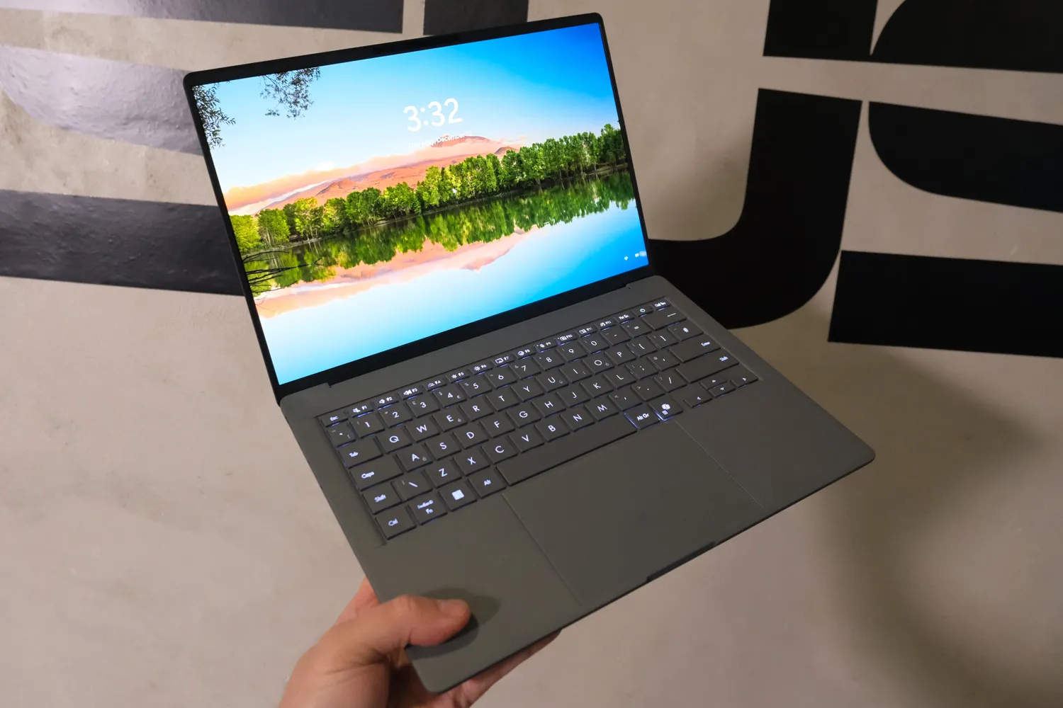 Обзор Asus Zenbook A14: настоящая альтернатива Air? фото