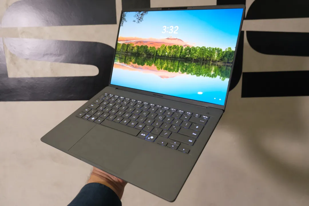 Обзор Asus Zenbook A14: настоящая альтернатива Air?