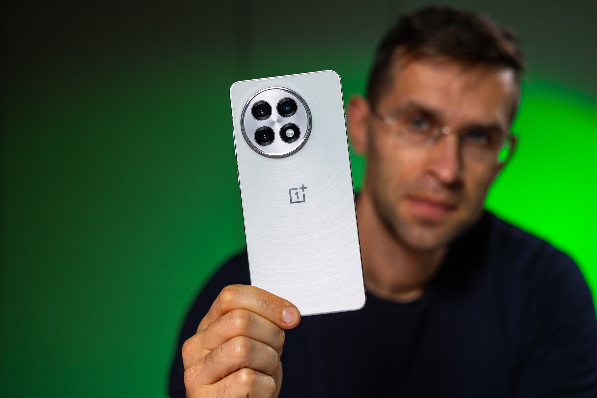 Предварительный обзор OnePlus 13R: еще больше выгодных вложений фото