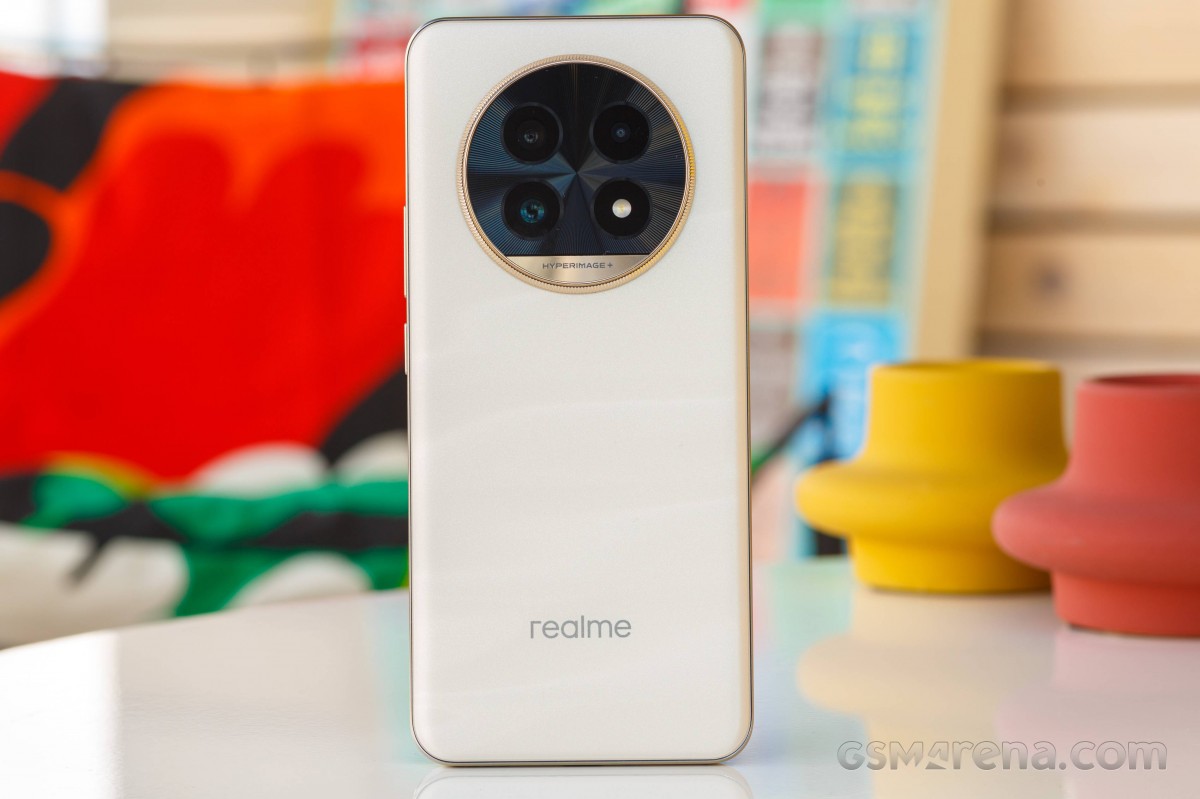 Победы и провалы Realme в 2024 году фото