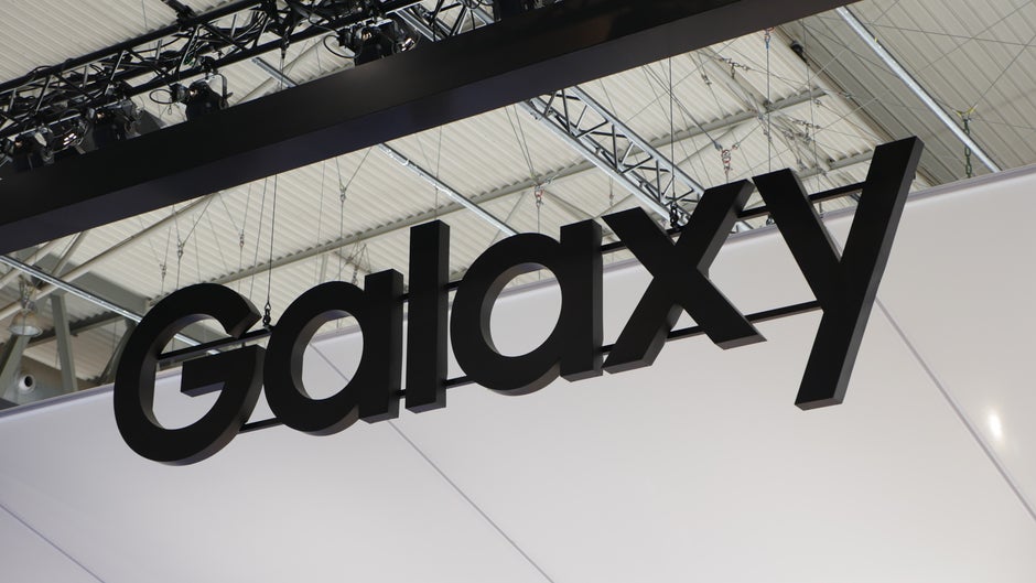 Samsung готовит четыре бюджетных смартфона Galaxy фото