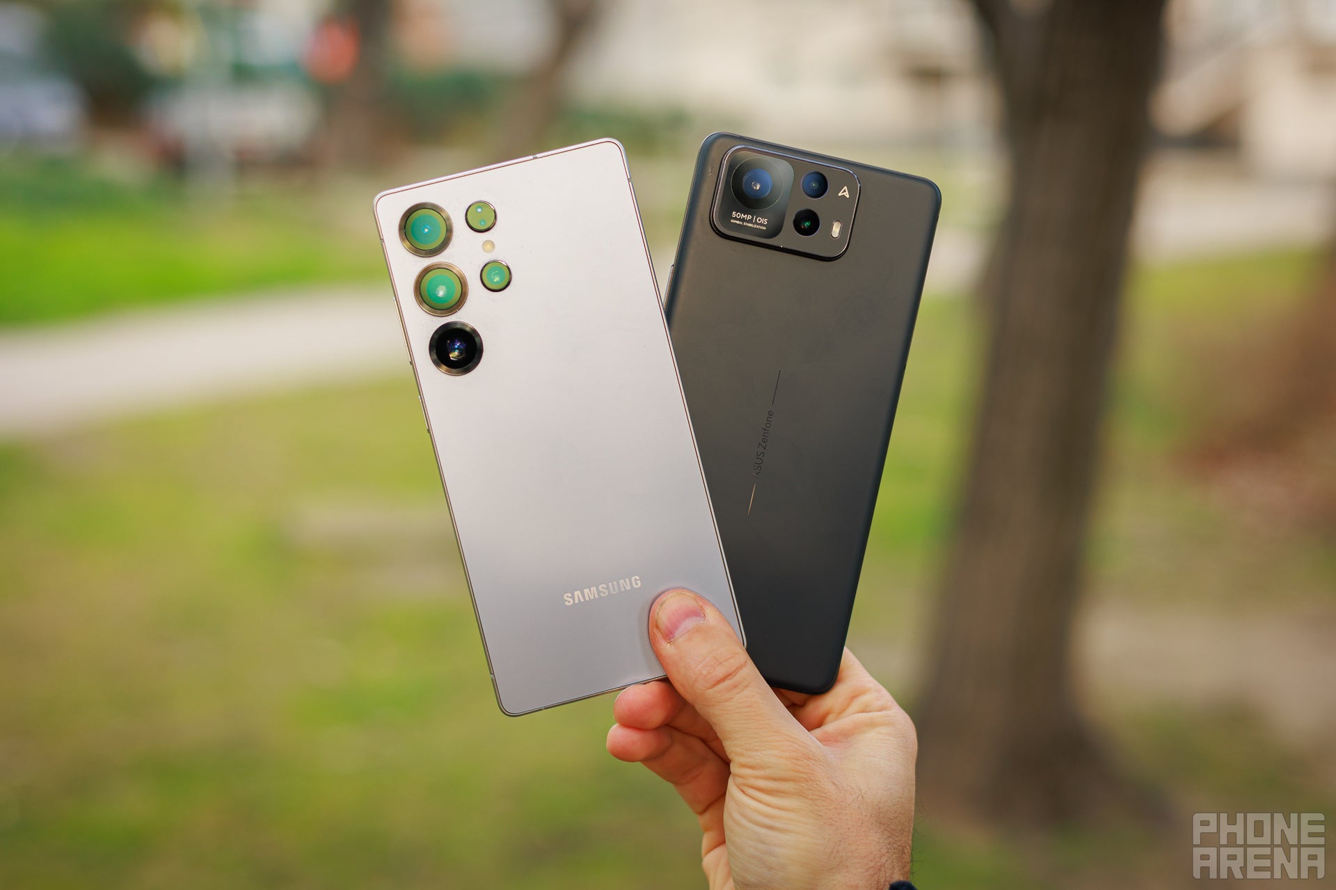 Zenfone 12 Ultra vs Galaxy S25 Ultra: один из них не оправдывает название Ultra фото