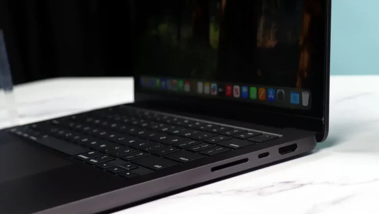 Лучший MacBook Pro 2025 года фото