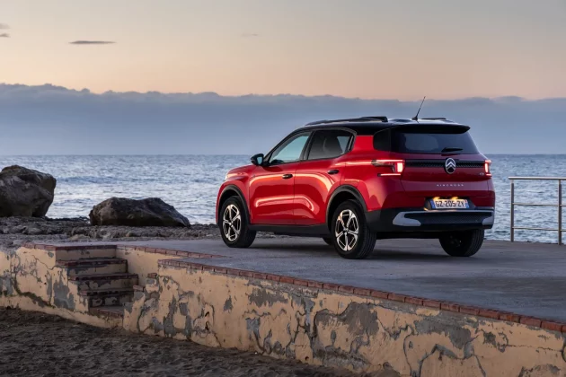 Компактный внедорожник Citroen e-C3 Aircross: почему перед ним нельзя устоять фото