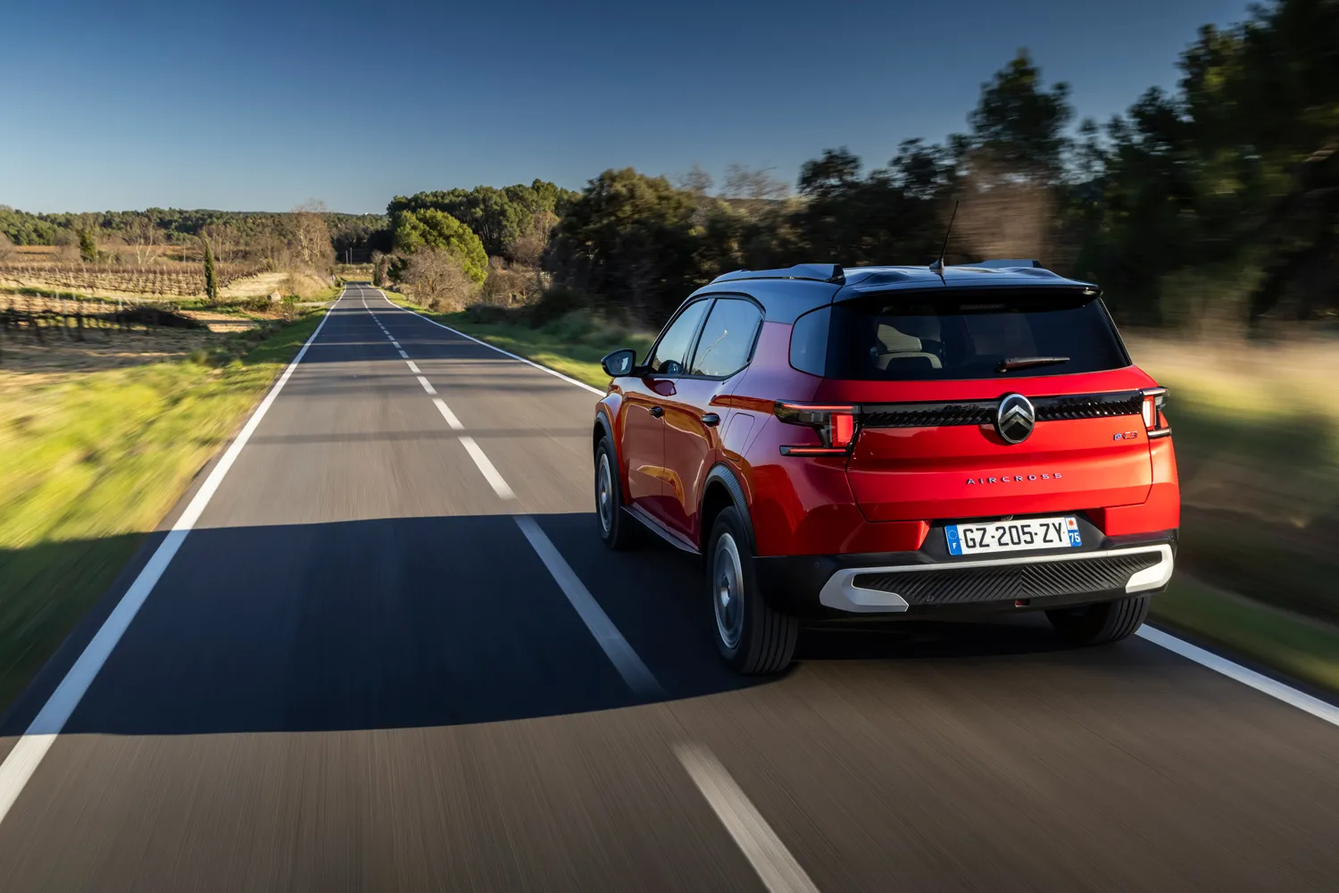 Компактный внедорожник Citroen e-C3 Aircross: почему перед ним нельзя устоять фото