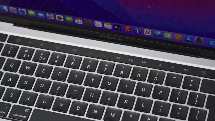 Лучший MacBook Pro 2025 года фото