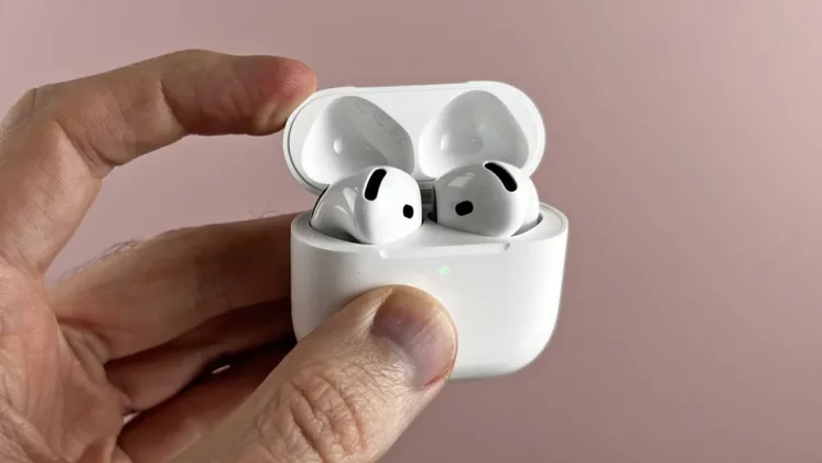 Лучшие AirPods 2025 года: подборка лучших наушников и наушников-вкладышей Apple фото