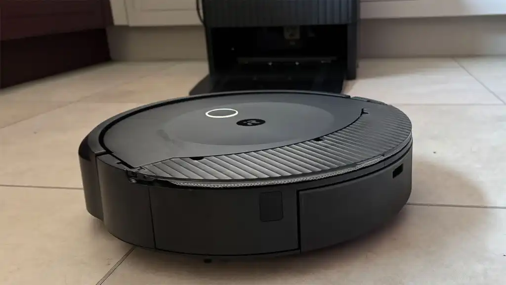 Обзор iRobot Roomba Combo 10 Max: технологичный моющий пылесос, который возьмет уборку на себя