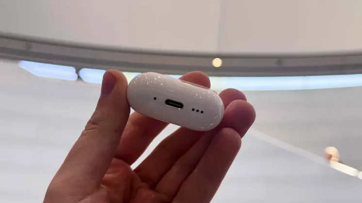 Лучшие AirPods 2025 года: подборка лучших наушников и наушников-вкладышей Apple фото